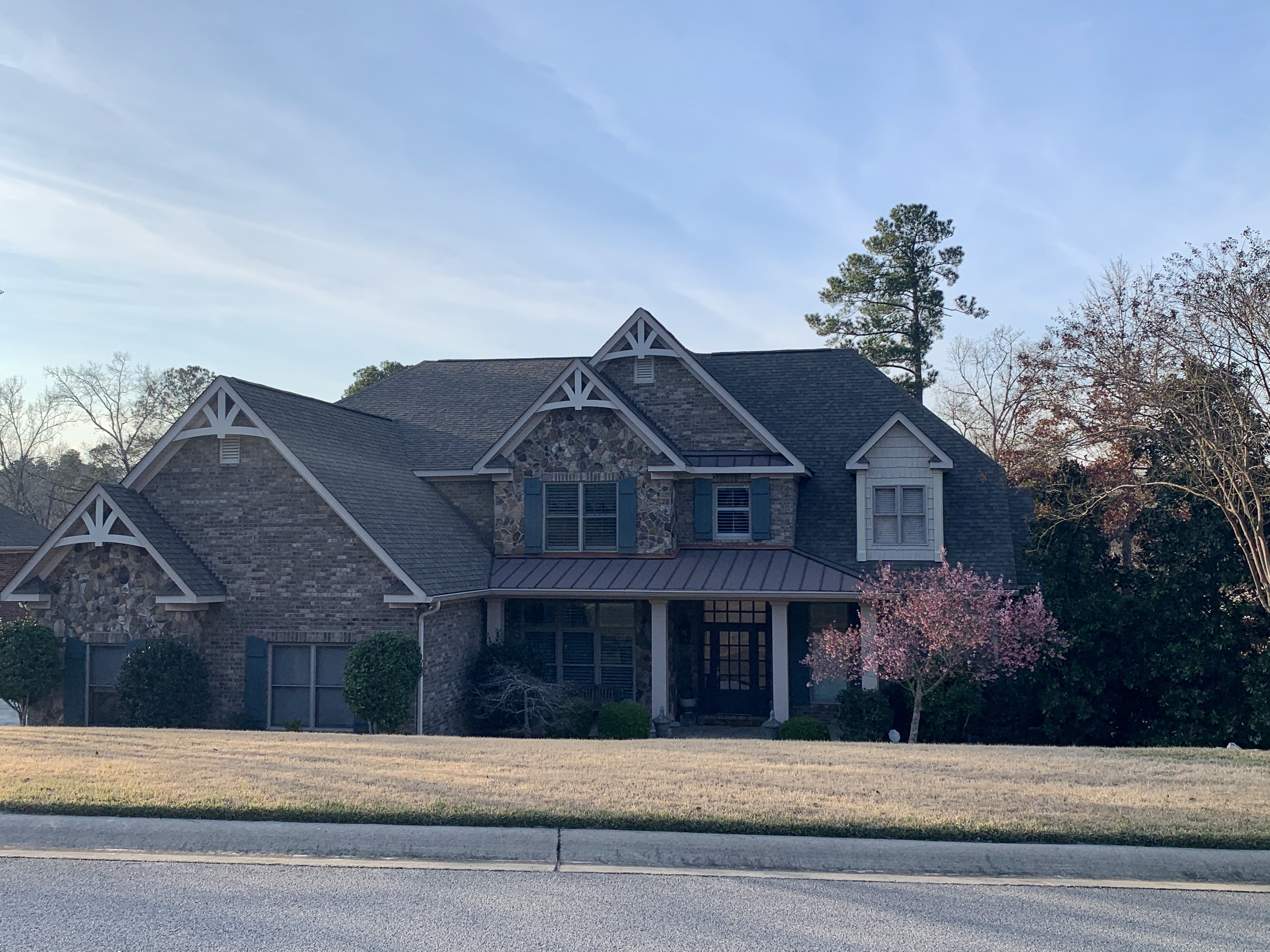 Professional Grounds Management Offers Grass Cutting Services in