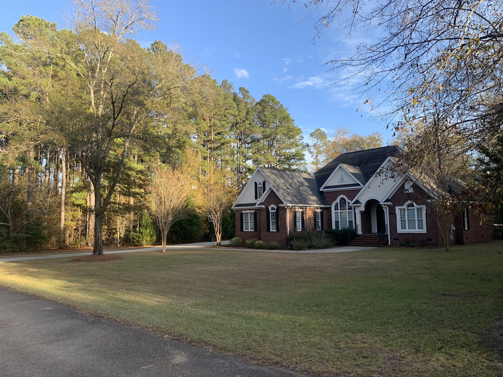 Professional Grounds Management Offers Grass Cutting Services in